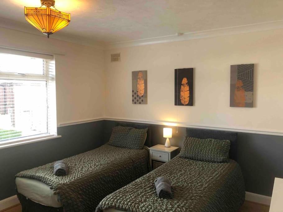 29 Comfort House 2 Bedroom Townhouse With Parking Сканторп Екстер'єр фото