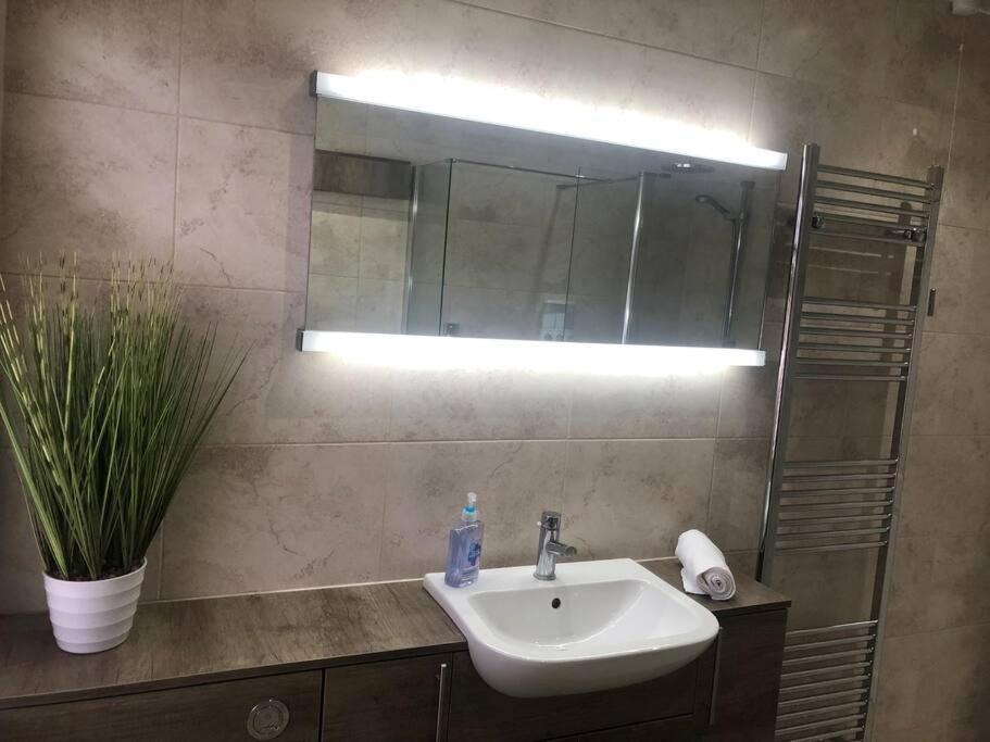 29 Comfort House 2 Bedroom Townhouse With Parking Сканторп Екстер'єр фото