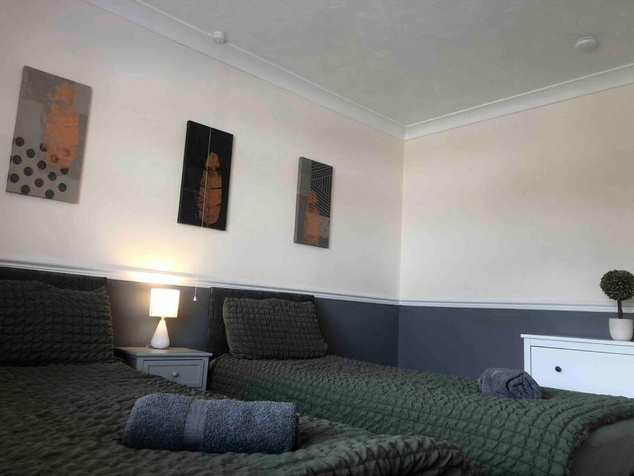 29 Comfort House 2 Bedroom Townhouse With Parking Сканторп Екстер'єр фото